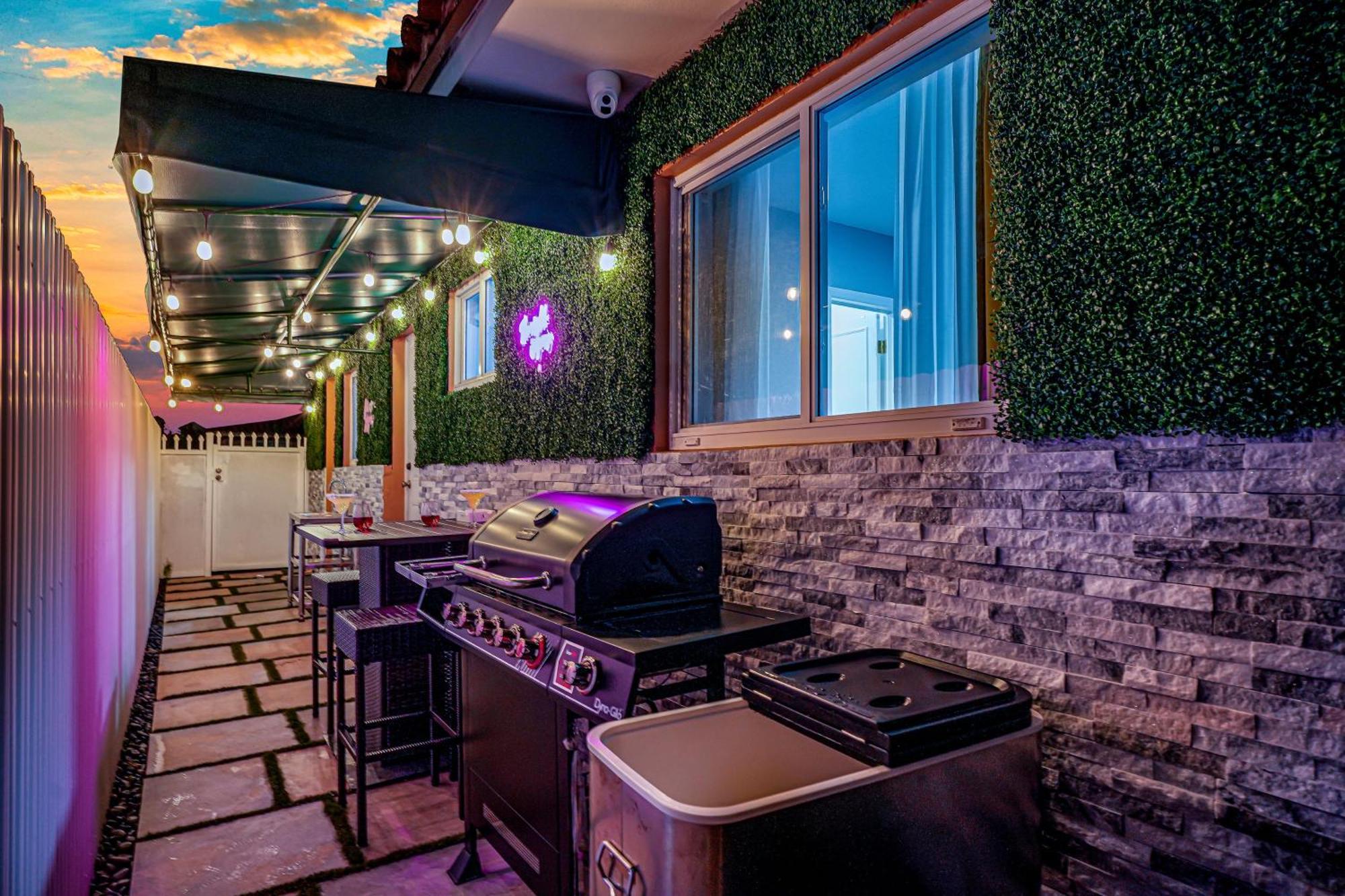 Vacay Spot Happy Escape 15 Min Beach Massage Shower Prime Loc! 6 Blocks Away From Bars, Nite Clubs, Res, Shops Маямі Екстер'єр фото
